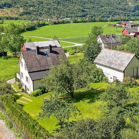 4 Bedroom Cozy In Oldedalen Holiday home *